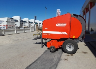 Rotoempacadora MASCHIO ENTRY 150 (Fabricada por Feraboli), octubre de 2019 (3 campañas), camara fija, balas de 150, en perfecto estado, practicamente NUEVA, se regala palet de hilo con la máquina.Rotoempacadora MASCHIO ENTRY 150 (Fabricada por Feraboli), octubre de 2019 (3 campañas), camara fija, balas de 150, en perfecto estado, practicamente NUEVA, se regala palet de hilo con la máquina.Rotoempacadora MASCHIO ENTRY 150 (Fabricada por Feraboli), octubre de 2019 (3 campañas), camara fija, balas de 150, en perfecto estado, practicamente NUEVA, se regala palet de hilo con la máquina.